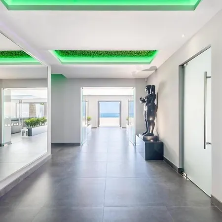 Carmella Torreblanca, Apartment