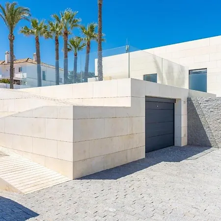 Carmella Torreblanca, * Fuengirola